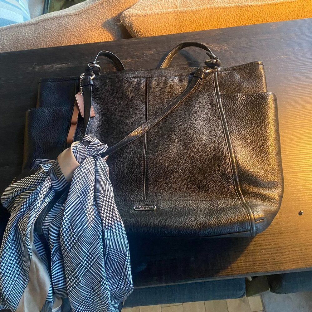 👜 Coach Pebble Leather Ava II Tote – Classic Black Elegance 🖤
